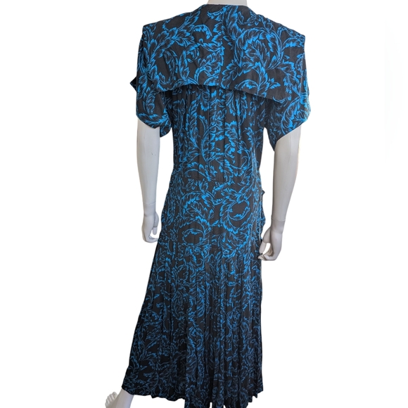 Karen Alexander Vintage Chic Black and Blue Floral Midi Dress - Picture 4 of 13